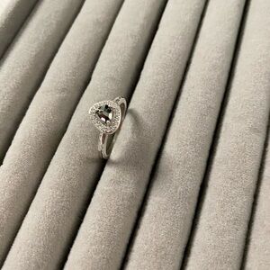 Vintage Silpada Marcasite CZ Hammered Sterling Silver size 7